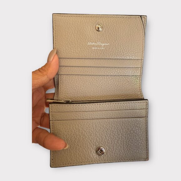 Salvatore Ferragamo Gancio City Pebbled Leather Compact Wallet | NWOT - Picture 5 of 8